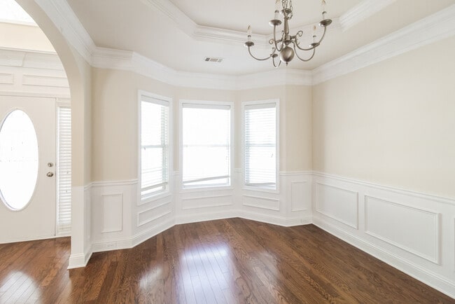 Building Photo - 3951 Lucas Ln