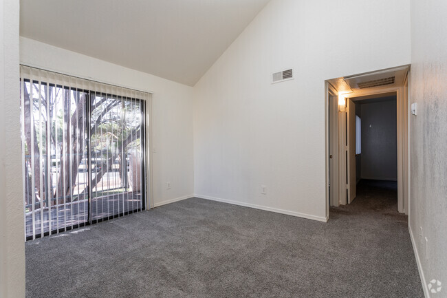 2BR, 1BA - 585 SF - Mountain Vista Apartments