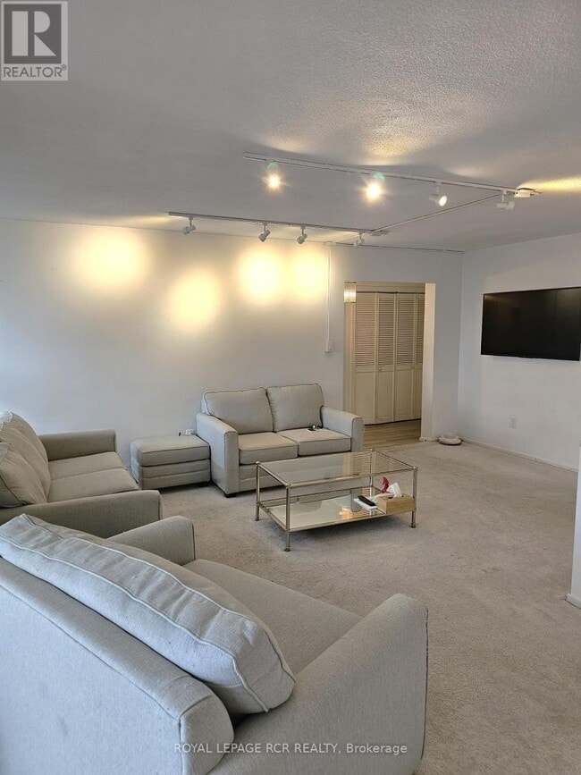 Building Photo - 10-1710 Edgecliff Golfway