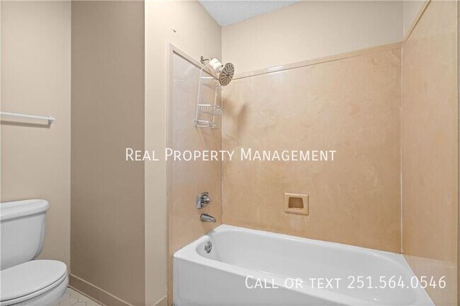 Foto del edificio - 2004 Pine Needle Dr E