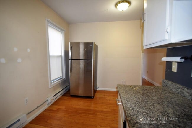 Building Photo - 74 Mozart St