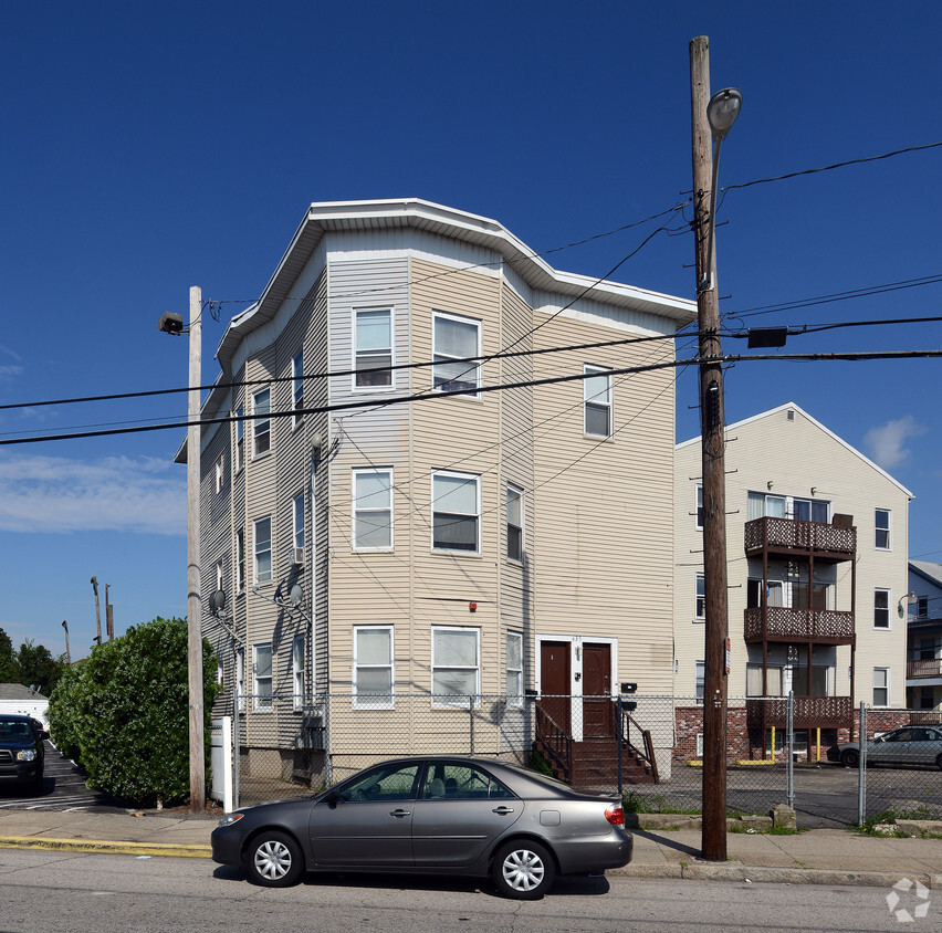 Primary Photo - Harrison Street Apartments