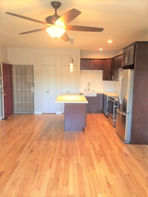 Foto del edificio - COMING SOON! Light & Bright 1 Bedroom/1 Ba...