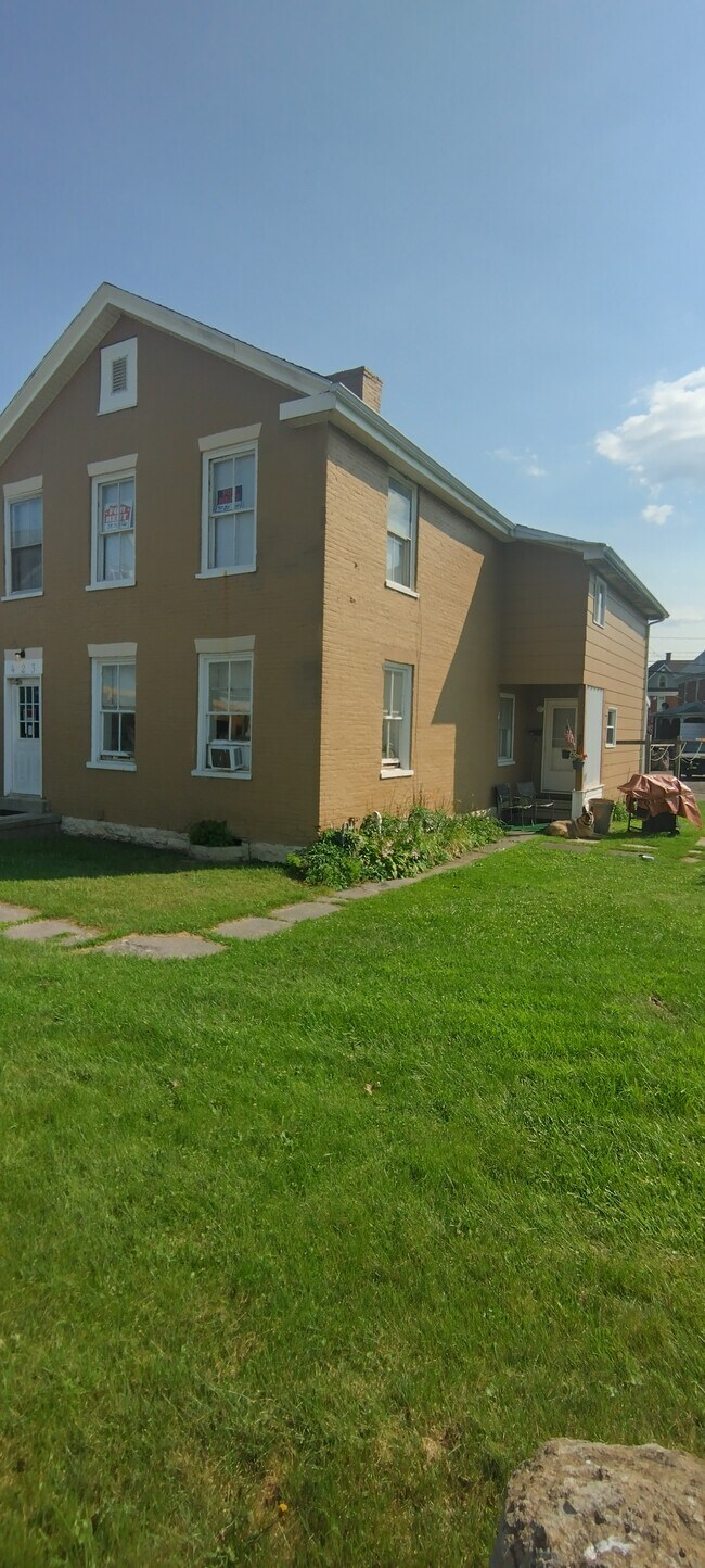 Foto del edificio - 423 Bedford St