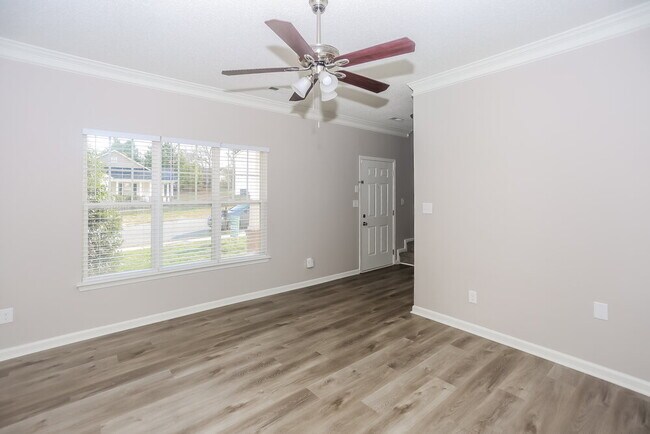 Foto del edificio - 873 Raindrops Rd