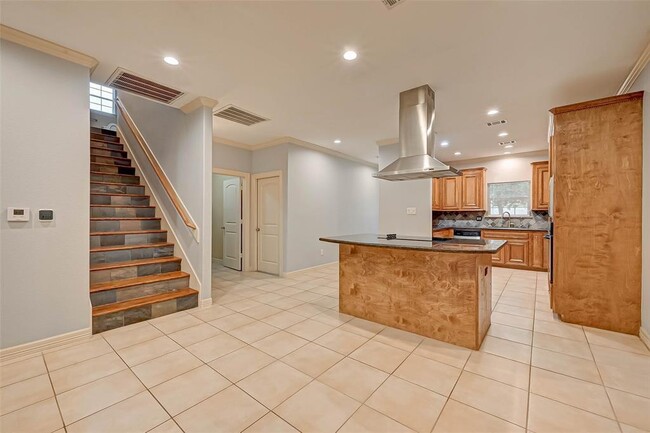 Building Photo - 3450 Pebble Beach Blvd
