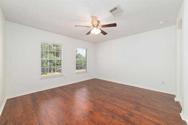 Foto del edificio - 2618 Bridgestone Park Ln