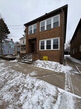 Building Photo - 327 E 7th St