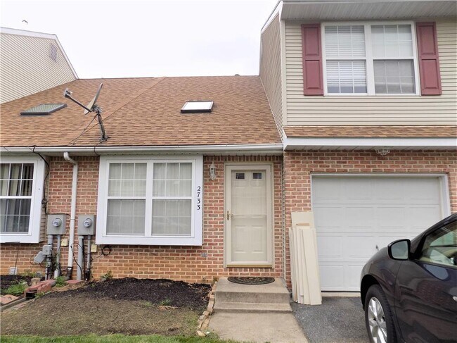 Building Photo - 2733 Victoria Ln