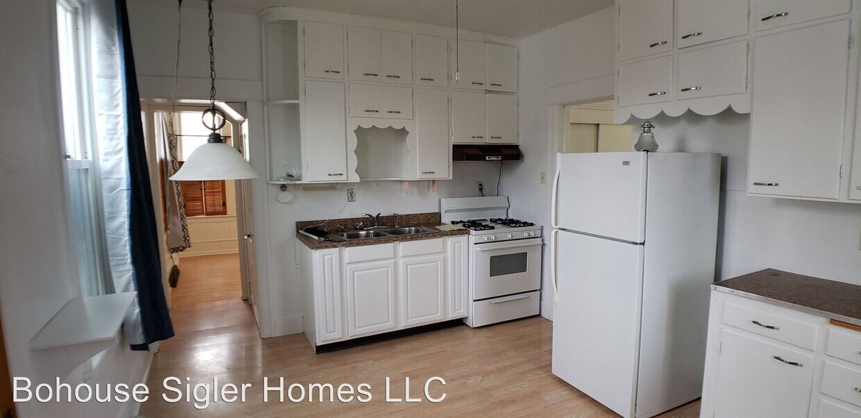 Foto principal - 3010 McArthur Dr