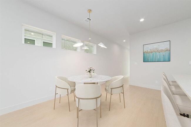 Building Photo - 3007 Ventas Dr