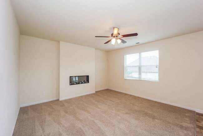 Foto del edificio - 380 Hamilton Pointe Dr