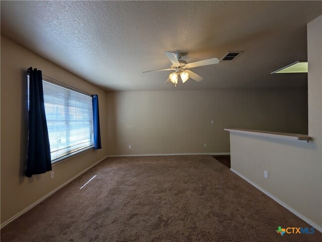 Foto del edificio - 1013 Misty Acres Dr