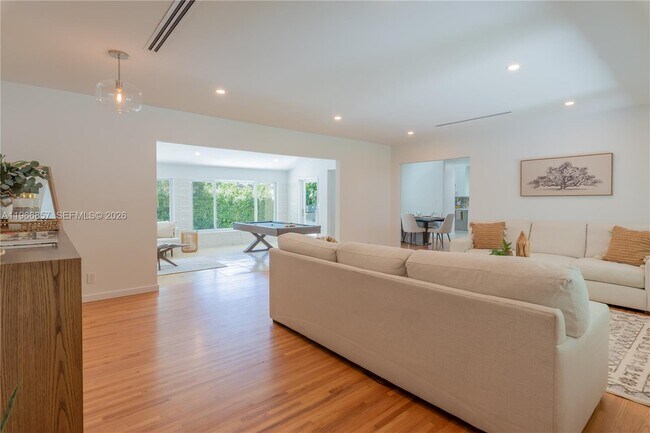 Foto del edificio - 920 Alava Ave