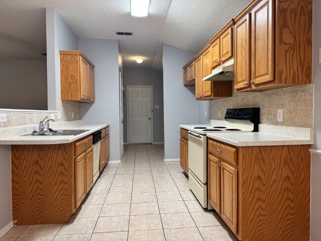 Foto del edificio - Bright and Open Floor Plan in West Lubbock!