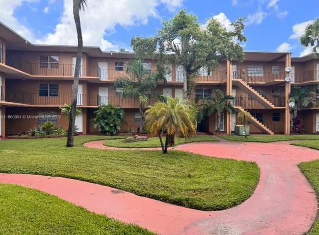Building Photo - 1230 W 54th St