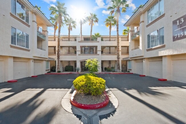 Building Photo - GORGEOUS Condo in Guard Gated Community! C...