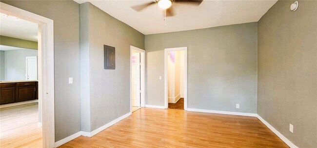 Building Photo - 408 N 7th St