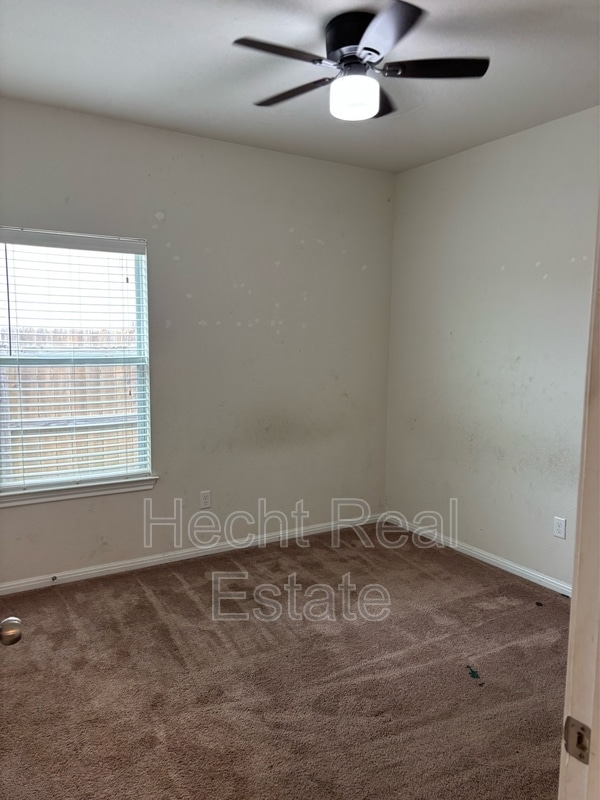 Building Photo - 342 Main St