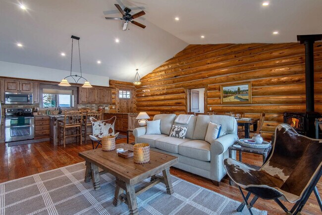 Foto del edificio - 1330 Larsen Ln