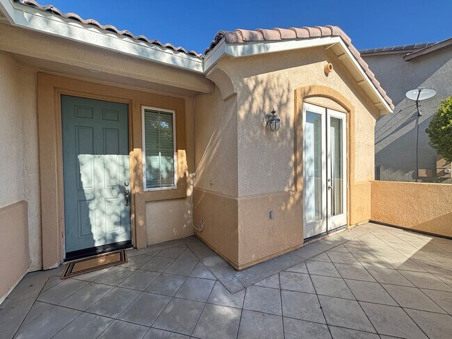 Building Photo - Upgraded West Lancaster Home