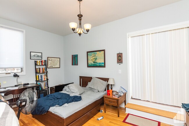 Foto del edificio - 1133 W Addison St