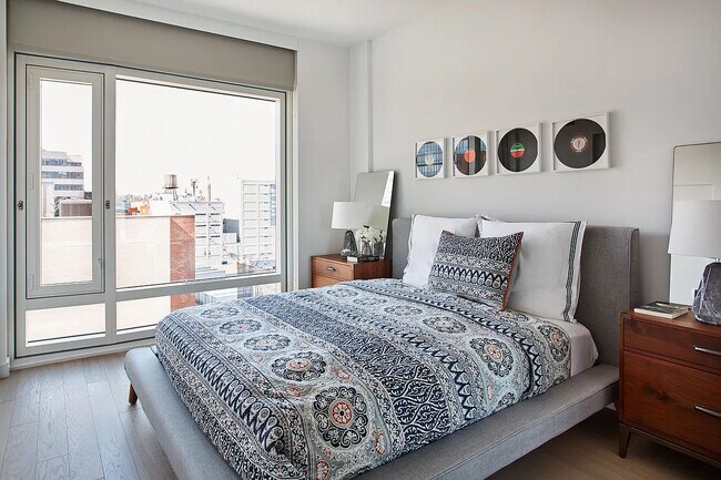 Foto del edificio - 572 Eleventh Avenue