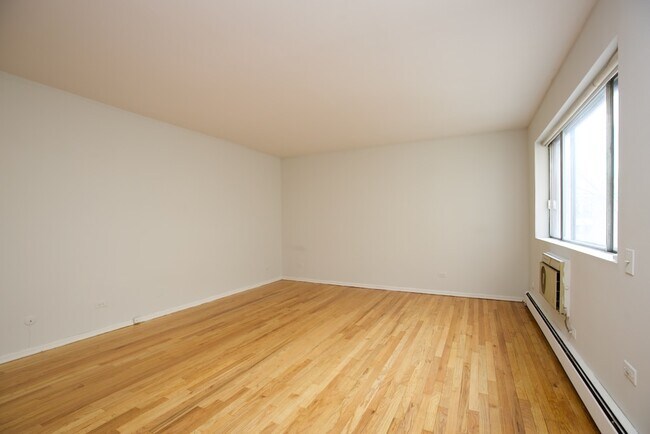 6825 N Sheridan Rd Unit 703 photo'