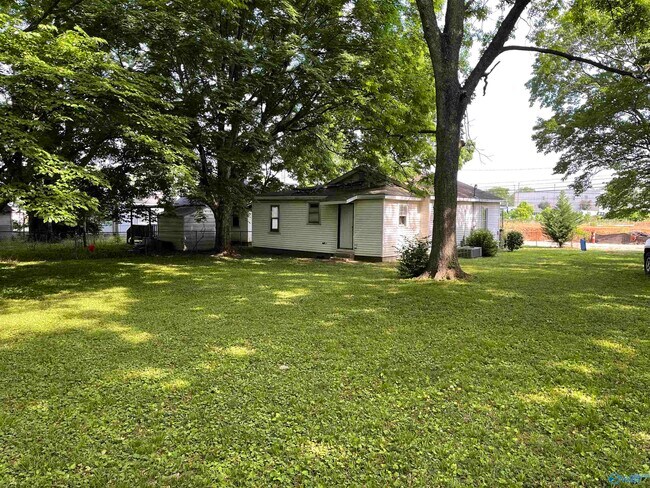 Building Photo - 2509 Freeman Rd SW