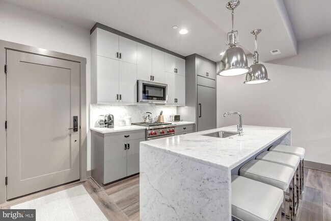Foto del edificio - 3220 Grace St NW