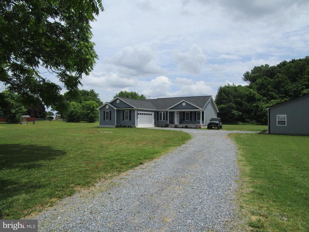 Building Photo - 1547 Canterbury Rd