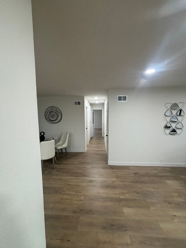 Foto del edificio - Remodeled 3 bedroom with PAID solar