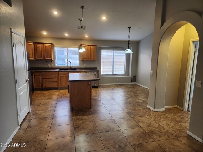 Foto del edificio - 8375 W Bluefield Ave