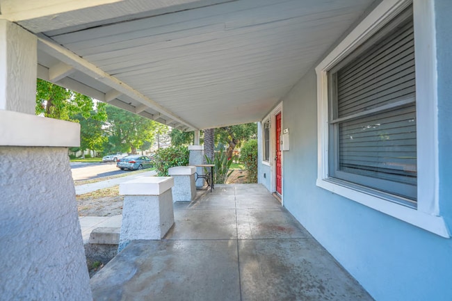 Photo - 924 W Walnut Ave (Monrovia, CA) House