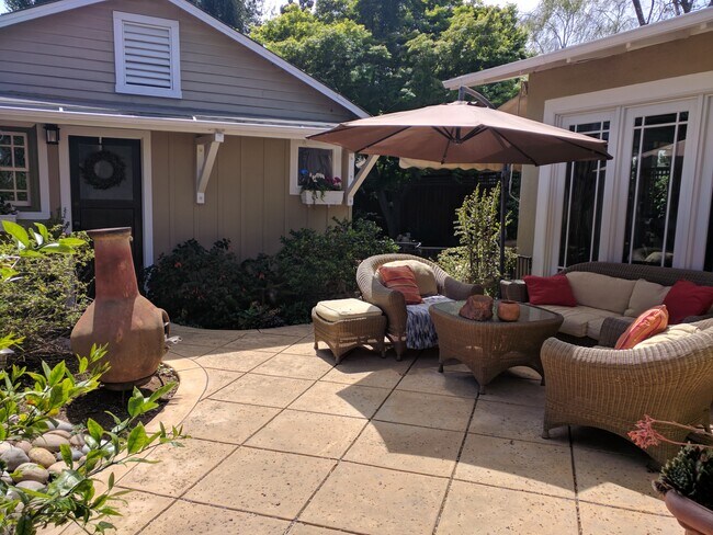 Patio trasero - 470 Atlanta Ave (Front house)