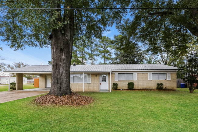 Building Photo - 226 Greer Dr