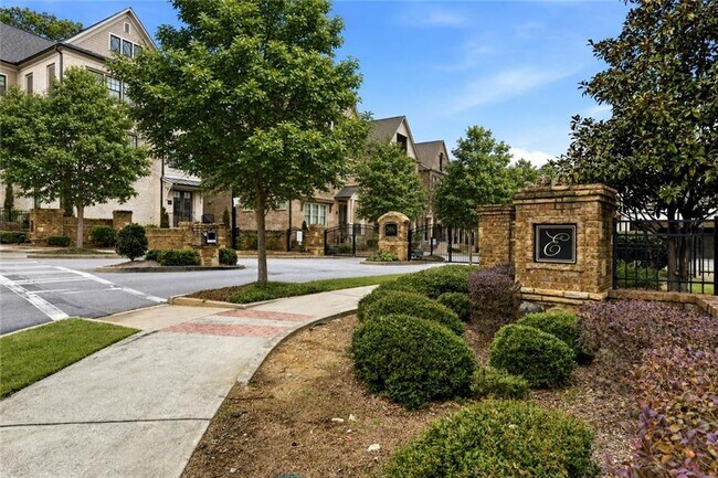 Building Photo - 1120 Cordia Ave