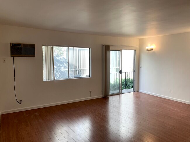 Building Photo - 3731 Jasmine Ave