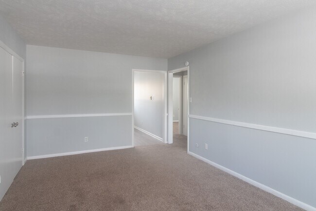 Building Photo - 5905 Devington Rd
