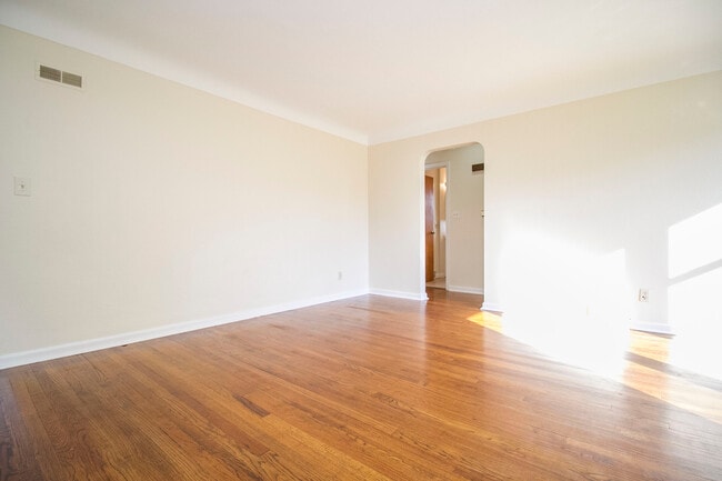 Building Photo - 1758 Talbot St