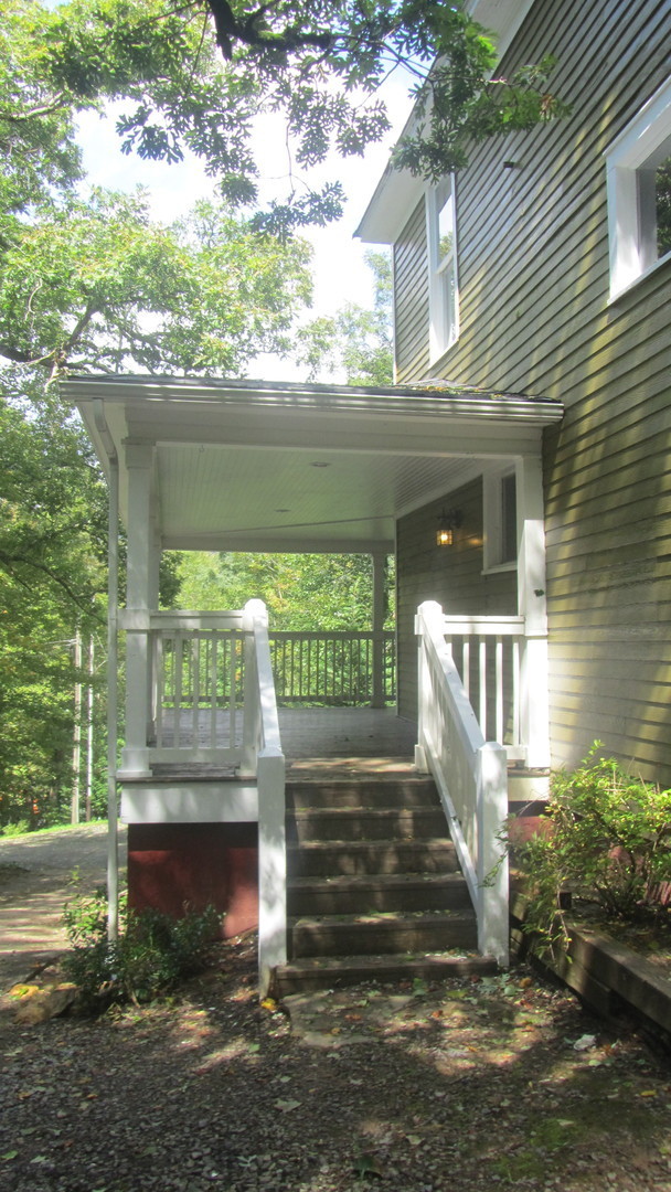 Building Photo - Beautiful Black Mountain Home