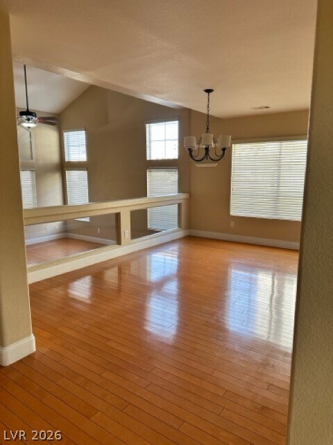 Foto del edificio - 3920 Larkcrest St