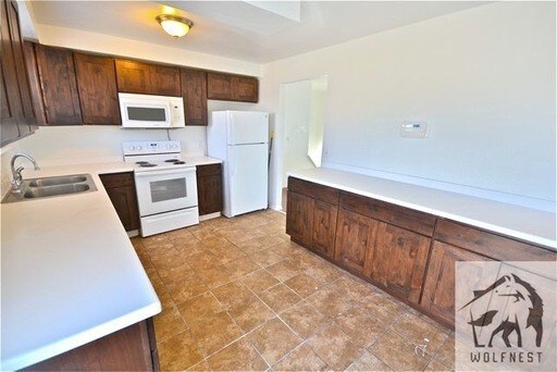 Building Photo - Stunning 4 Bedroom Taylorsville Home