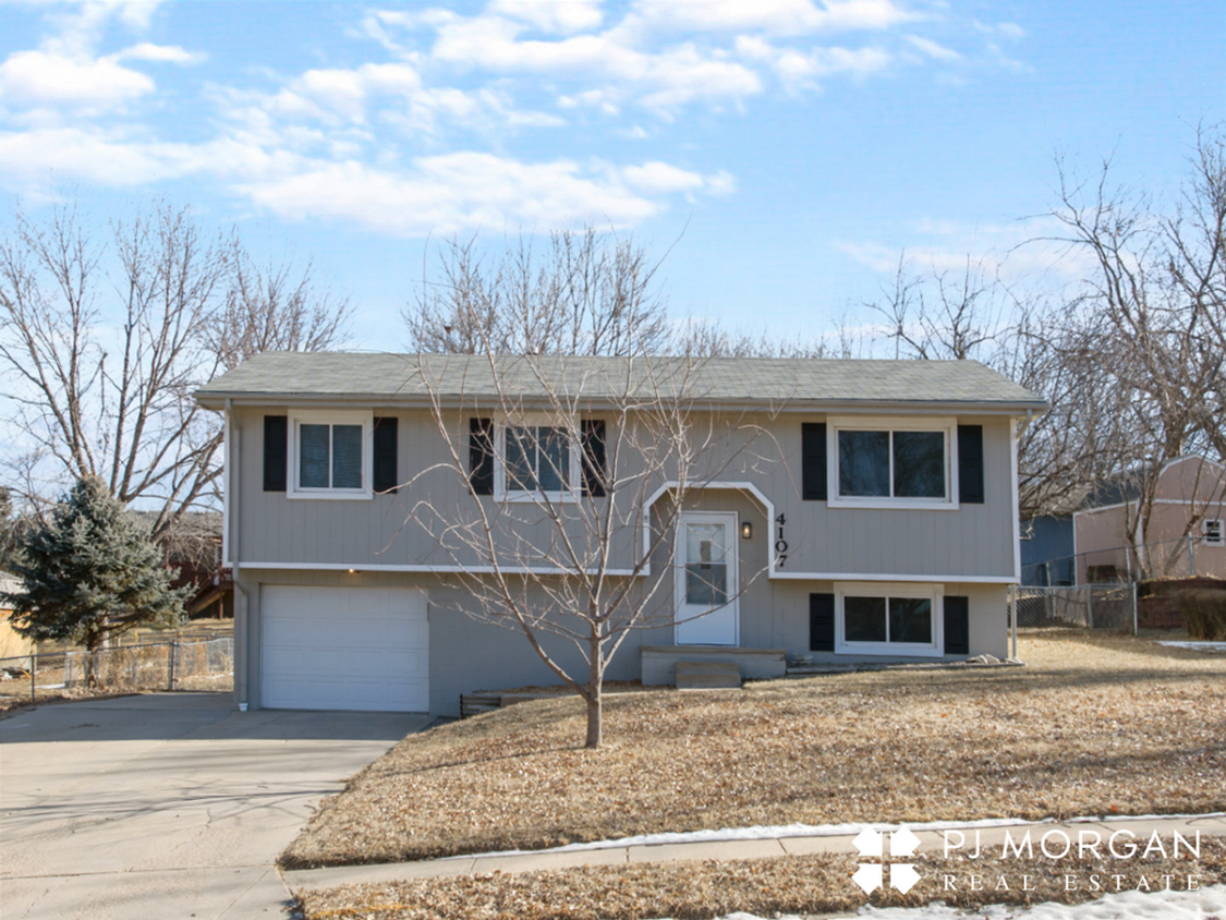 Primary Photo - 4107 N 213th Cir