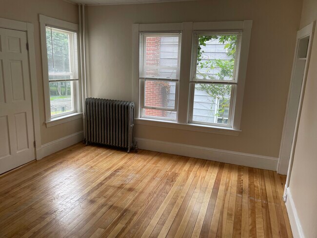 Bedroom 2 - 28 Davis ave