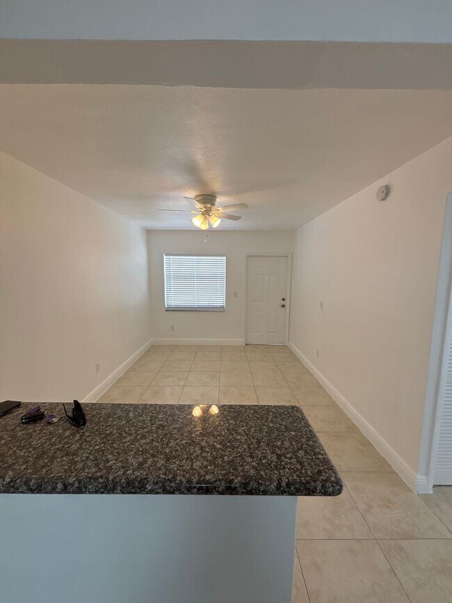 Foto del edificio - 401 SW 5th St