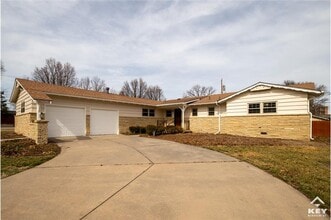 Building Photo - 6402 E 11th St N