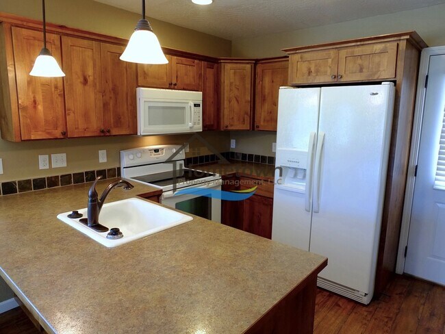 Foto del edificio - 2 Bedroom, 2 Bathroom Home w/Garage & Fenc...