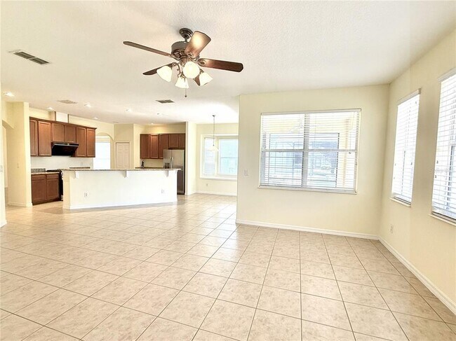Foto del edificio - 8737 Leeland Archer Blvd