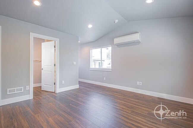 Photo - 3401 Kauffman Ave Apartment